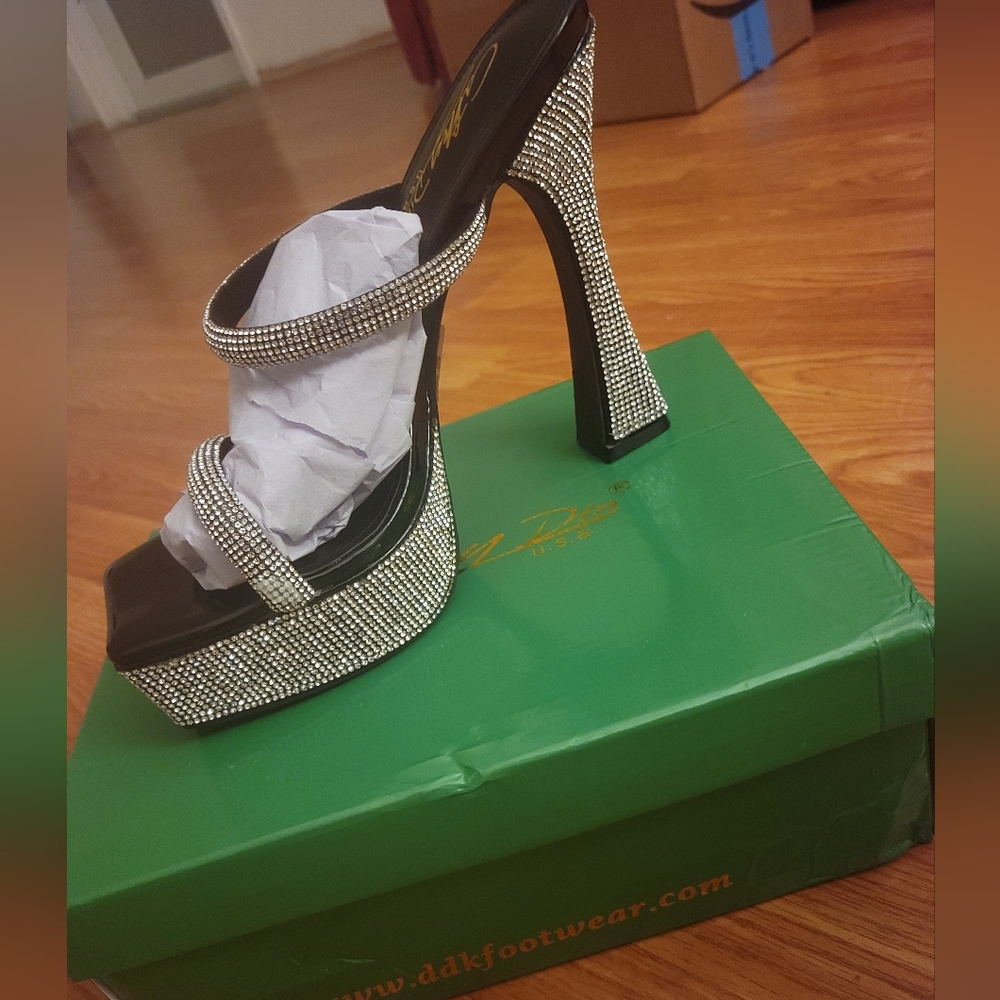 New Rhinestone Platform Heels - Picture 2 of 8